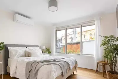 Image de Cozy 3-Bedroom Home in Fitzroy North with Backyard