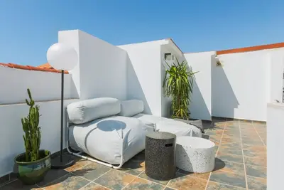 Image de Appartement avec une grande terrasse au centre