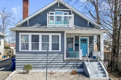 Image de Beach Bungalow, walk to beach, private backyard
