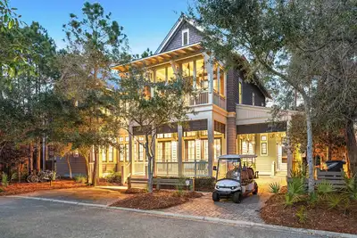 Image de 🍂Stay 3+ Nights, Get 1 Free! 8/15–11/15 | WaterColor Beach Club Access, Golf Cart, & Pool!
