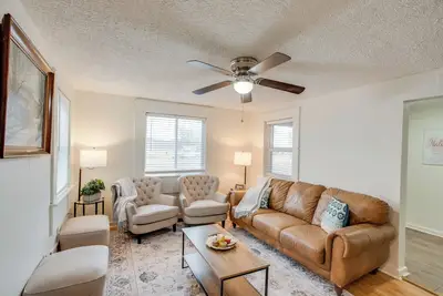 Image de Rural Retreat Near Golf Courses in Ottawa Lake!