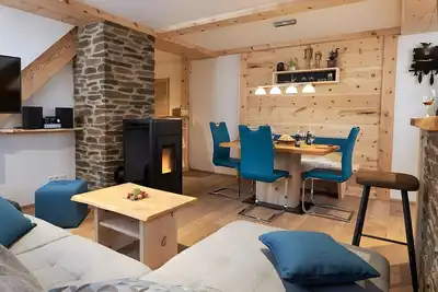 Image de Appartement 'Bergblick Mit 80qm' avec vue sur les montagnes, terrasse privée et Wi-Fi