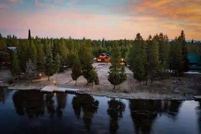 Image de River Front Reunion+Private Dock+3 Cabins+hot tub+Ac
