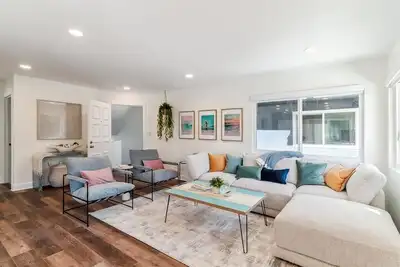 Image de Steps to Venice Sand | Bbq, Fire Pit, Parking