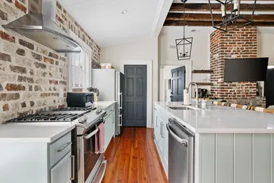 Image de Stylish 3br | Sleeps 6 | Walk Everywhere