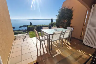 Image de Appartement 3 Pièces avec wifi vue mer avec piscine dans la résidence n°1181