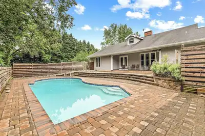 Image de Vanishing Run Retreat with Pool