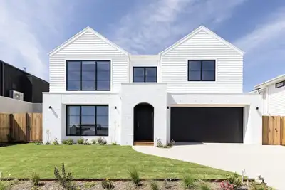 Image de New Luxury Beach House with 5 bedrooms, Huge North Facing Deck and Yard