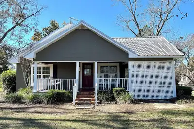Carriage House Sleeps 9