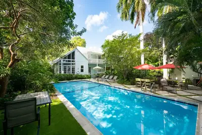 Image de Family Reunion Compound - Great for Groups! Large pool.