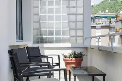 Image de Original 1937 Terragni apartment within walking distance of historic center