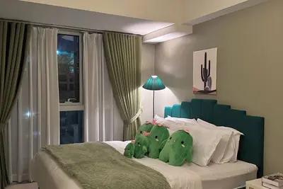 Image de Gorgeous King Size 3br in Uptown Parksuites Bgc