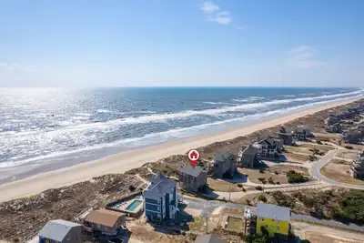 Image de Oceanfront charm, heated pool, hot tub, dog friendly, 4 bed 3. 5 bath