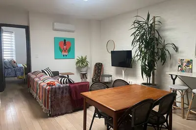 Image de Skylit Serenity 2br Guest Suite in Crown Heights Brooklyn