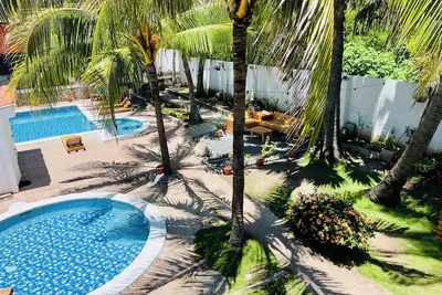 Image de Oceanfront paradise steps away from the surf, in Surf City La Libertad.