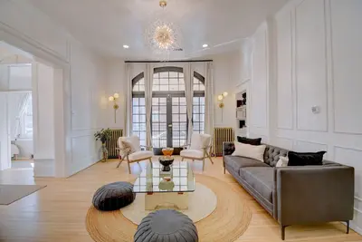 Image de Anthropologie Home I Hot Tub I A Walk To Everything