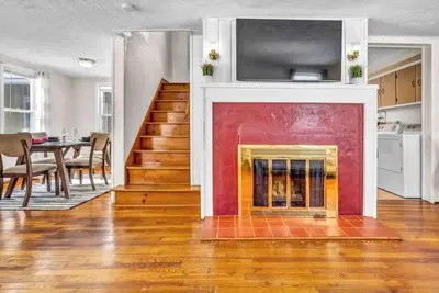 Image de Lakeside Serenity, Peace, and Tranquility in Madison!