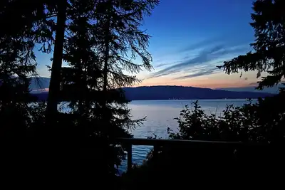 Image de Coeur d'Alene Lake Escape -Stunning Views, Private Beach, and Cozy Retreat!