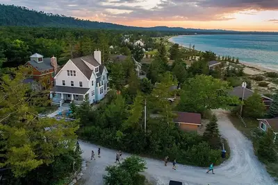 Image de Stunning home with views of Lake Michigan, steps from the beach and downtown