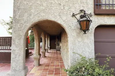 Image de Vista Point Pomona: A Cozy Hilltop Retreat with Spanish Charm
