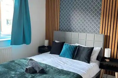 Image de Adams Drive 4 Bedroom Stylish House |Parking