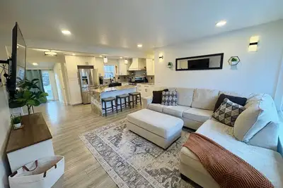 Image de Renovated 3-bedroom house in Cherry Creek