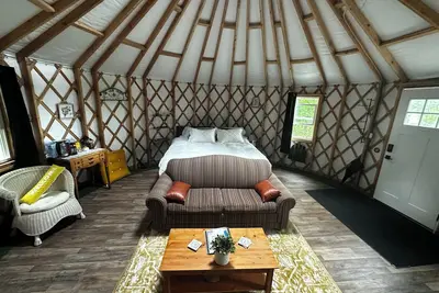 Image de Luxury Yurt in charming Bellaire with Heat/Ac