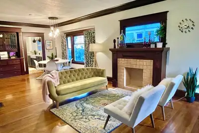 Image de Beautiful, family-friendly Portland home, walk score of 94!