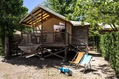 Image de Cabane | Autre hébergement | 2 Ch. | 4/5 pers. | Tv
