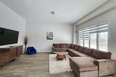 Image de Enchanting Retreat minutes to downtown Collingwood and Blue Mountain Resort