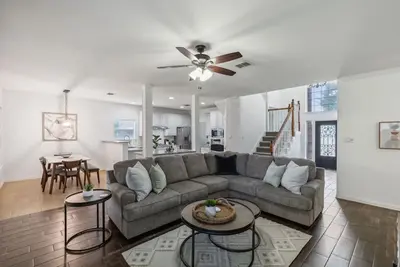 Image de Tch - Comfortable 4bd/3. 5ba home in Keller w/ Off.