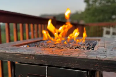 Image de Hot Tub-Balcony-King-Parking-Smart Tv-5 TVs-Bbq