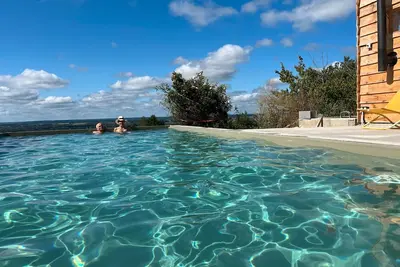 Image de Havre de paix au cœur de l’Entre-Deux-Mers : gîte de charme avec piscine, sauna et nature préservée