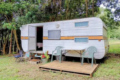Image de Family Size Caravan 8 Minutes from Pacific Highway