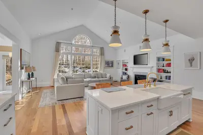Image de Luxurious 5-bedroom house in Mystic - 7 min to downtown - 20 min to Ri beaches