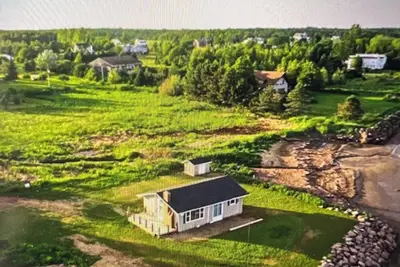 3-bedroom house on the Ocean minutes from Shediac with Ac, WiFi, newly renovated