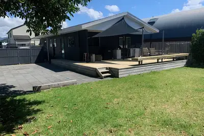 Image de 3 Bed 2 Bath Family Home - Close to Everything