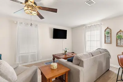 Image de La Petit Refuge - Pet Friendly w/ Fenced Yard