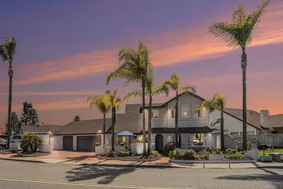 Image de Spacious Retreat with Saltwater Pool & Hot Tub