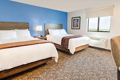 Image de Relax & Recharge in a Comfortable Hotel Near Phoenix West! Outdoor Pool!