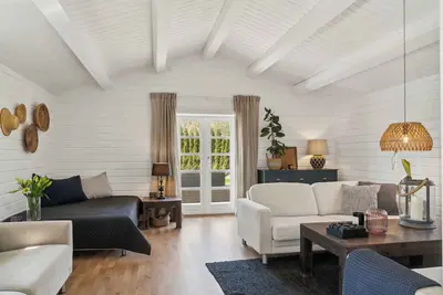 Image de Cozy wooden cottage with a great.