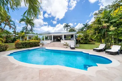 Palm Tree, Sandy Lane by Personal Villas - Access to Beach Club, Onsite Bar