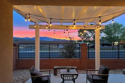 Image de Spacious 6br Getaway – Pool Access, Sleeps 16