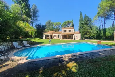 Image de Villa en Provence, grande piscine, 4000m² de jardin au calme, à 25min de la mer.
