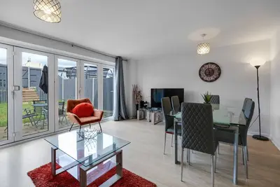 Image de Kensal Green 4 Bedroom and 2 Bathroom House with Parking