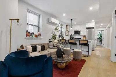 Image de 4br Boston Home 5 minutes walk to Subway