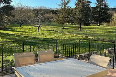 Image de Maison rénovée dans les H. Côtes de Beaune, le calme entre vignes et campagne.