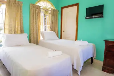 Image de 11-bedroom villa in marvelous Montego Bay with Ac, WiFi