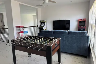 Image de Luxe kitchen Minutes from the beach, near Tpc Sawgrass w/ game loft & patio