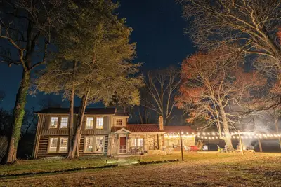 Image de Charming Cabin in Rising Fawn with Ac, WiFi and outdoor space